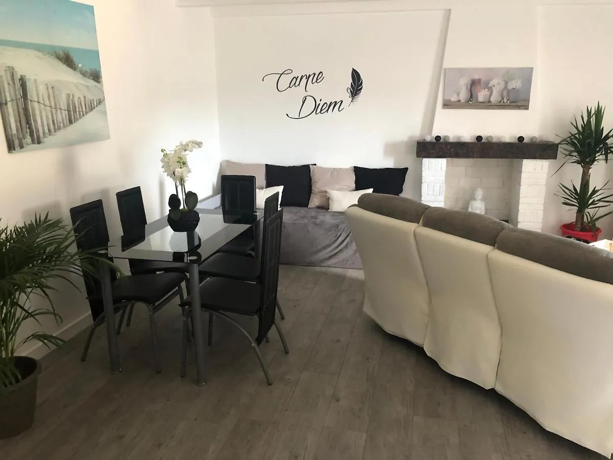 Loue Tres Bel App 75 M2 Deco Modern 150 M Port- Ville Close-Halles-Marche 15Mn Concarneau 0*,  Francie